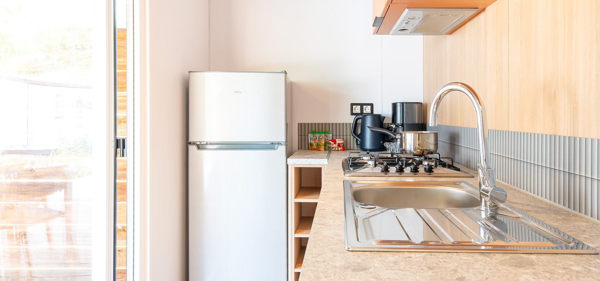 Camping san damiano bungalow giraglia cuisine details
